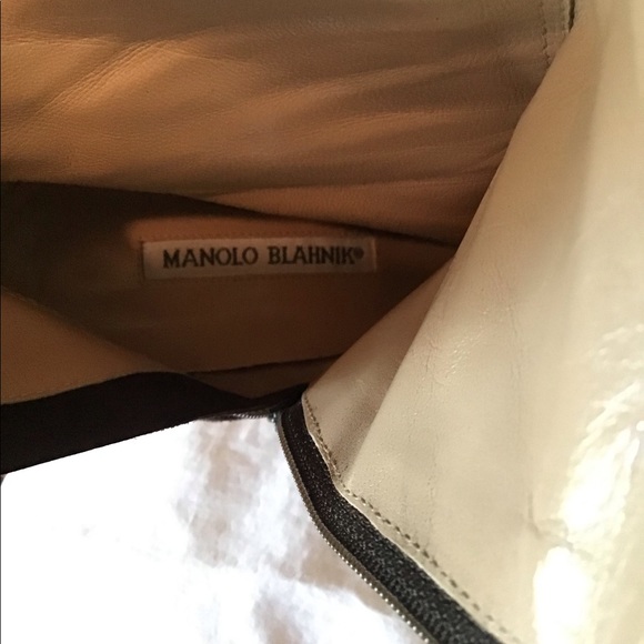 Manolo Blahnik suede heeled boots - Picture 2 of 5